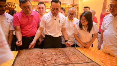 Photo of 沈志强访香港巷斗母宫 拨款助修复历史文物