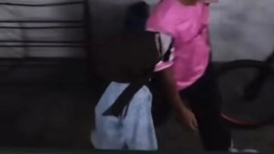 Photo of 人妻幽会被捕 绿帽夫挥拳欲殴奸夫