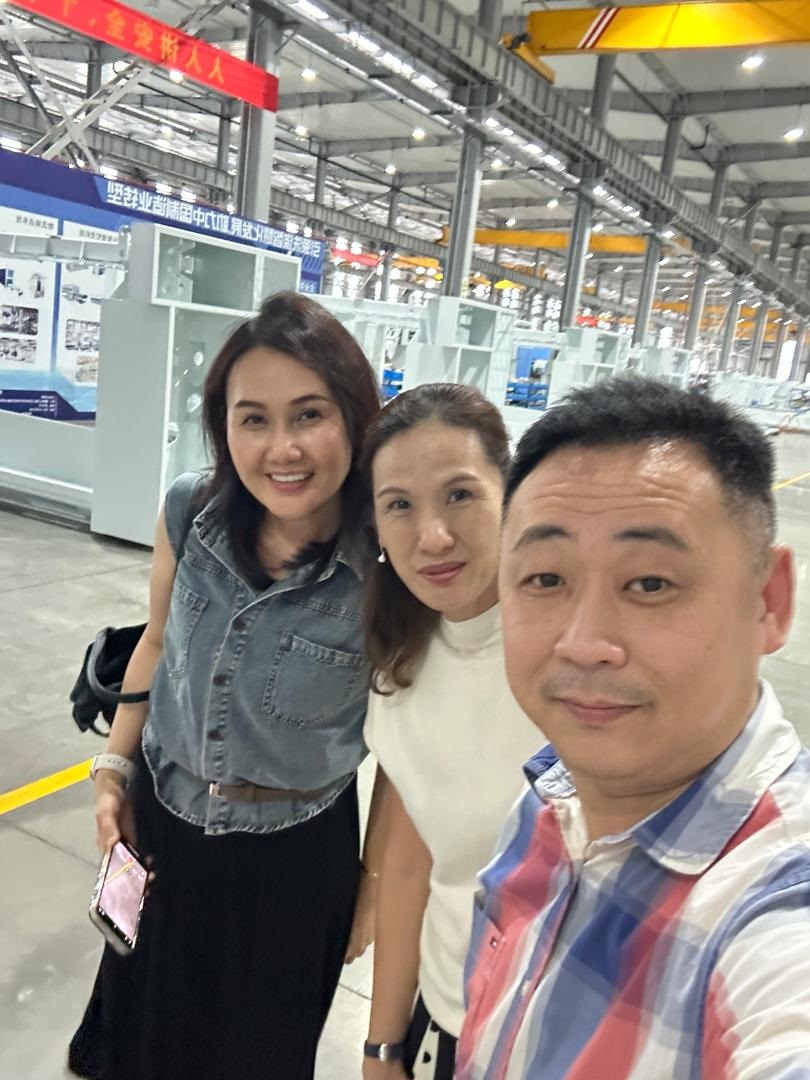 林永强(右):“真正的成功,不只是财富的累积,更重要的是拥有自己的时间,并建立长远的人脉关系。”