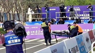 Photo of 宇树H1半马三度跌倒 赛后被担架抬离赛道