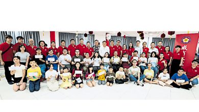 Photo of 威省客家公会颁奖励金 3850元惠43学生