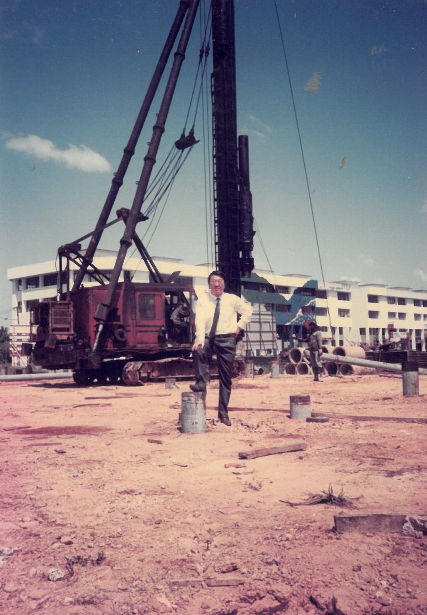 1993年，林金發在新址興建仁愛專科醫藥中心，從此奠下了他在醫學界發展的第一步。