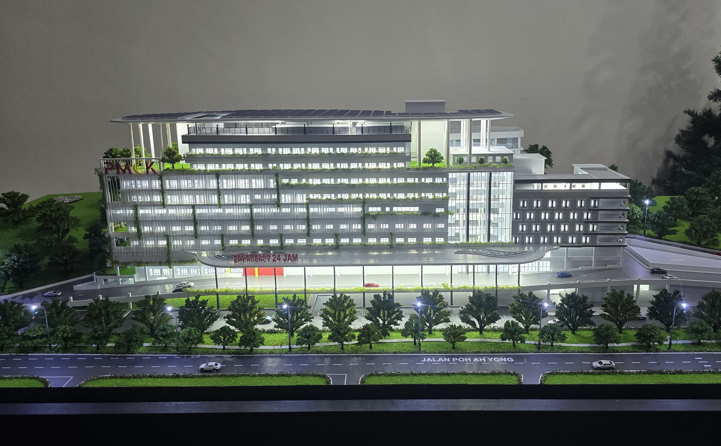 耗資1億9300萬令吉建設的居林PMC項目，涵蓋90張床位、12層高的醫療中心、以及7層高的綜合設施包括酒店、美食廣場和配套設施，預計在2027年投入營運。