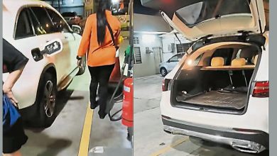 Photo of 打开车尾箱遮挡车牌 狮城车疑偷添RON95