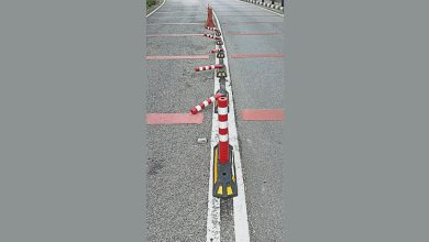 Photo of 金马仑1道路刚装警示桩 不足一周全遭撞毁
