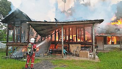 Photo of 居民见如爆炸闪光 甘榜屋疑遭雷击失火