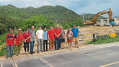 Photo of 临时桥面铁板易脱落 居民盼新大桥工程速竣工