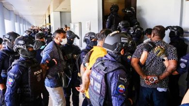 Photo of 特警严密押送 11男控参与黑社会 案展6月24日过堂