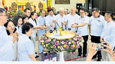 Photo of 北海佛教会佛陀日庆典 众善信诵经浴佛