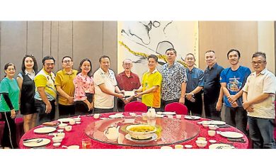 Photo of 甲抛峇底乐龄人公会就职宴 拨2000元助安老院