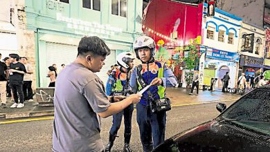 Photo of 3单位武吉免登执法 扫荡阻街开211罚单