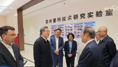 Photo of 丁薛祥调研华为晶片基础技术实验室 与任正非交谈