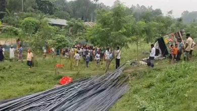 Photo of 孟加拉国中部一货车侧翻致15人死亡