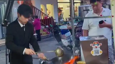 Photo of “穿西装”炒饭！19岁山东帅哥夜市炒饭爆红 月入近3万