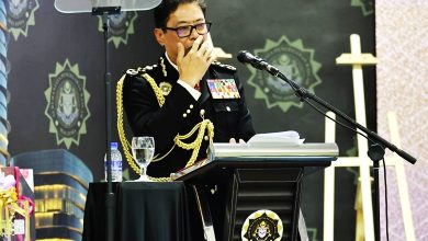 Photo of 反贪一哥打卡下岗 谈及家庭激动落泪