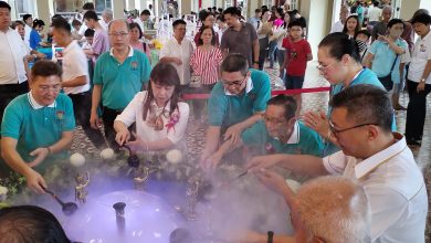 Photo of 槟佛学院庆卫塞节 吸引民众踊跃参与