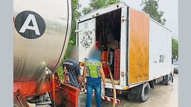Photo of 油槽车购买 分装转卖 3男疑倒卖原棕榈油被捕