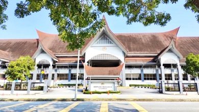 Photo of 涉嫌性侵14岁学生 女教师不认罪保外