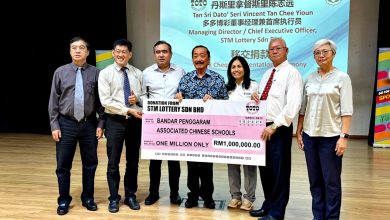 Photo of 陈志远捐100万 峇华中筹款破千万