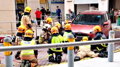 Photo of 老妇疑遭撞卷车底 民防10人合力救出送院