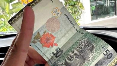 Photo of 18岁儿子兼职首出粮 暖心塞RM50 父亲感动