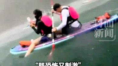 Photo of 广西突遇狂风暴雨 游客玩独木舟像在渡劫