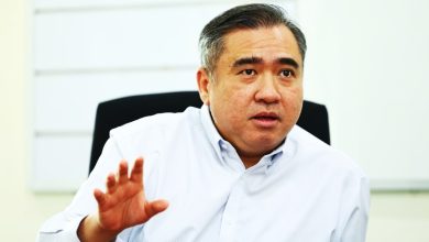 Photo of 称陆兆福为“第五位酋长” 森巫统促大臣新闻秘书道歉