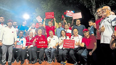 Photo of 希盟武吉峇都竞选机制启动 多名领袖雨中撑伞演说