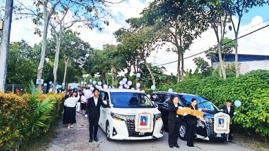 Photo of 受困火场姐妹亡〡同学献唱《后来的我们》200亲友手握气球送别
