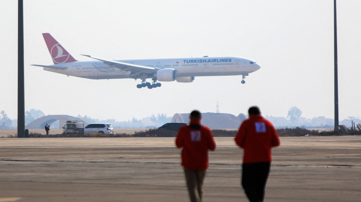 一架土耳其航空客机降落在叙利亚大马士革机场。（法新社档案照）