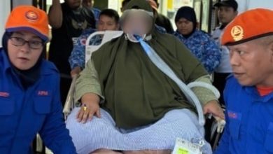 Photo of 一个180公斤 一个160公斤 5吨重卡载她们就医