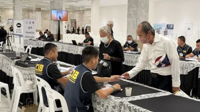 Photo of 泰国大皇宫开放悼念长公主 民众黑衣涌入签吊唁册