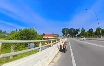 Photo of 老翁路边推摩多无人理 交警: 如果那是你父亲呢?