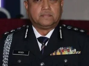 Photo of 餐馆殴人疑持枪恐吓 警捕31岁男子助查