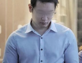 Photo of 狮城男袭击女友大闹停车场 砸佛像夺摄像头伤人还袭警