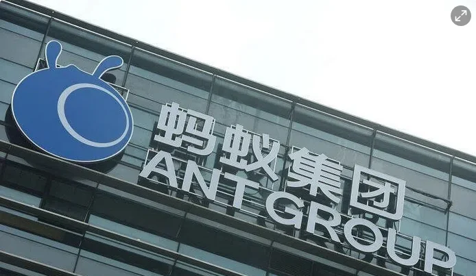 蚂蚁集团周二(16日)发布人工智能(AI)版支付宝“阿宝”,用户通过与AI对话可直接触达上万个服务。 (法新社档案照)