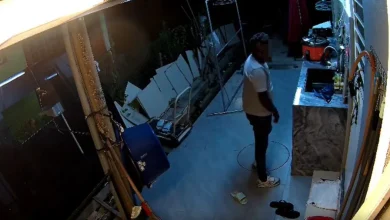 Photo of 凌晨闯民宅后院 男子误触警铃被吓跑