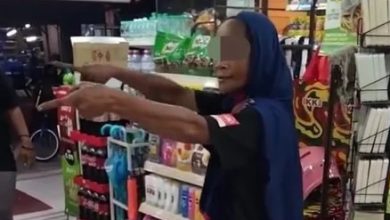 Photo of 便利店拿东西没付钱还骂店员  外籍女喊：我不用付钱！