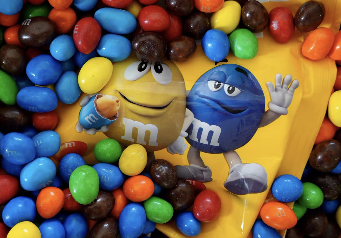 M&M’s经典彩虹色糖衣将暂时失去蓝色与棕色两个代表性颜色(法新社档案照)