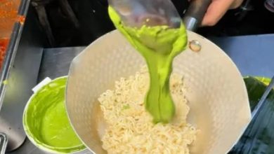 Photo of 开心果酱配快熟面卖RM25  网民批不伦不类别搞噱头