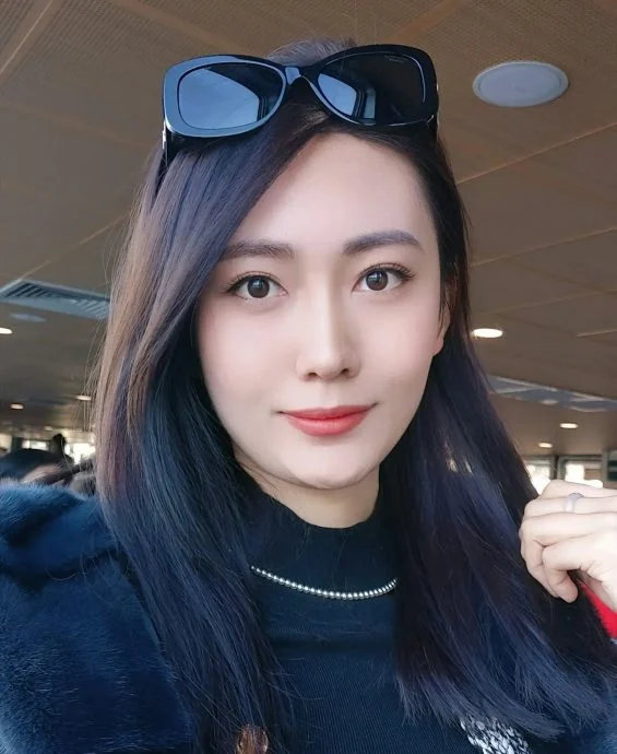 宋珍珍在社媒发布多条涉及胜宏科技董事长陈涛的私生活信息,自称陈涛与她存在感情纠纷,并配有疑似影片聊天画面、聊天截图。(抖音截图)