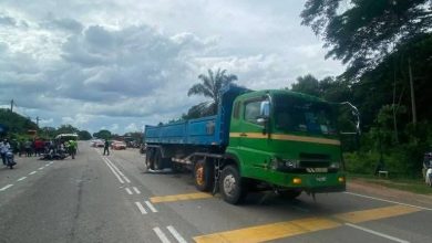 Photo of 罗里疑失控连撞多车 2骑士被撞飞