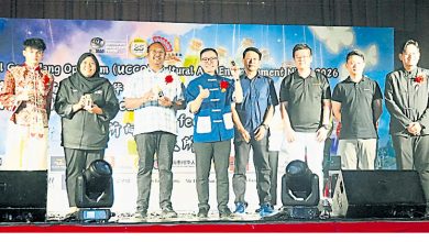 Photo of 【玻马大中华文化家族文娱晚会】陈赞欣：积极参与课外活动 提升学生沟通软技能