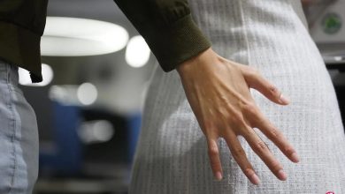 Photo of 假装迟到赶上课 中国男趁擦身非礼女同学