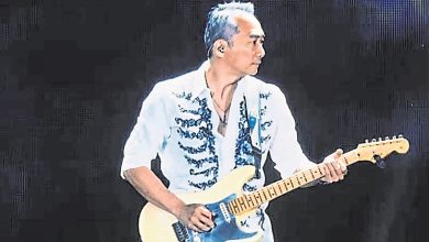 Photo of 石头腰伤瘫床催生新人生 五月天新专辑急喊停
