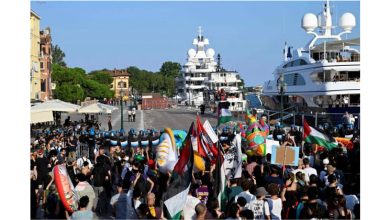 Photo of 美使超级游艇抵威尼斯 300人抗议特朗普政策