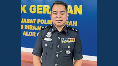 Photo of 雨中踢球 雷劈中3人1死