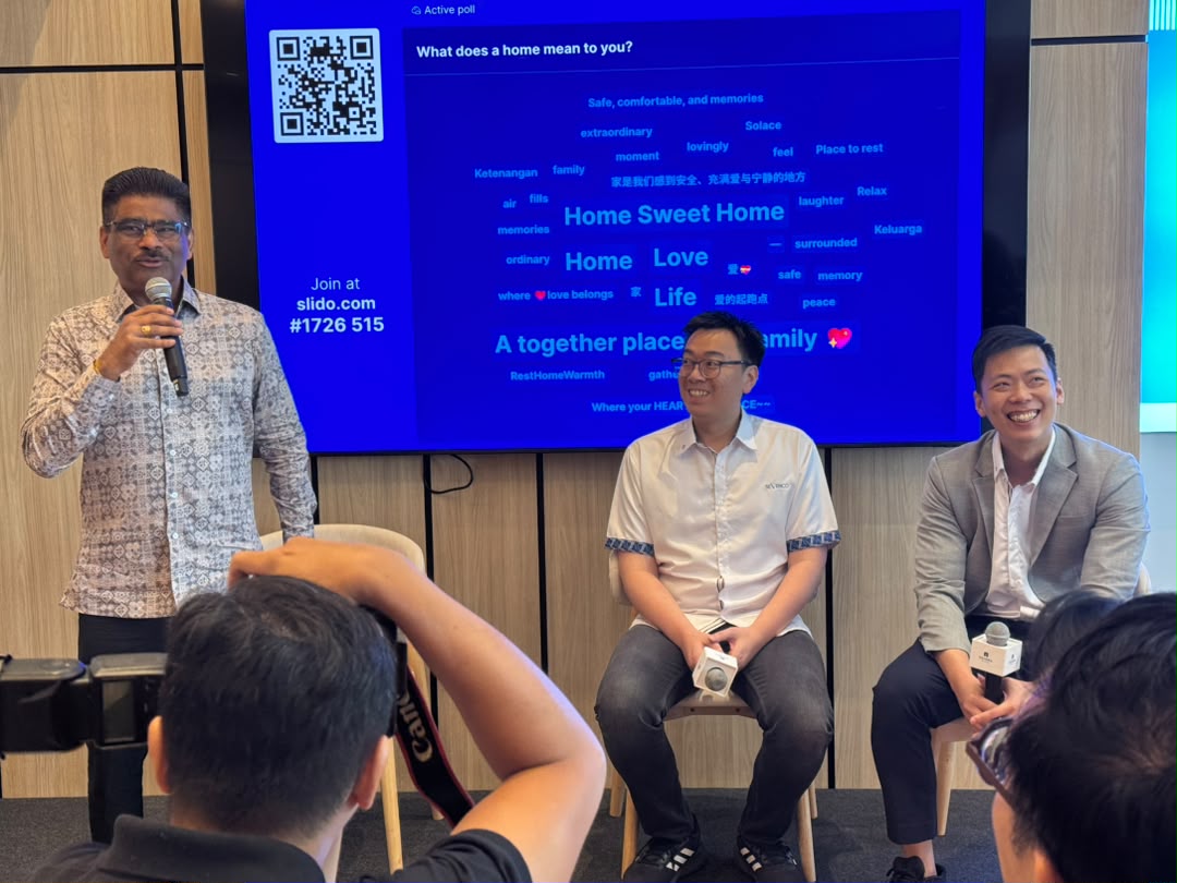 檳州行政议员山达拉祖（左）致词时表示欣赏SevenCo的理念，中为JEFFREY CHUNG及SIM ZHI AN。