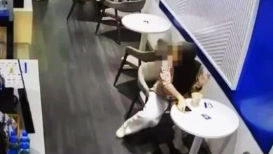 Photo of 掉卡包疑遭女子取走 事主公开监控画面寻人