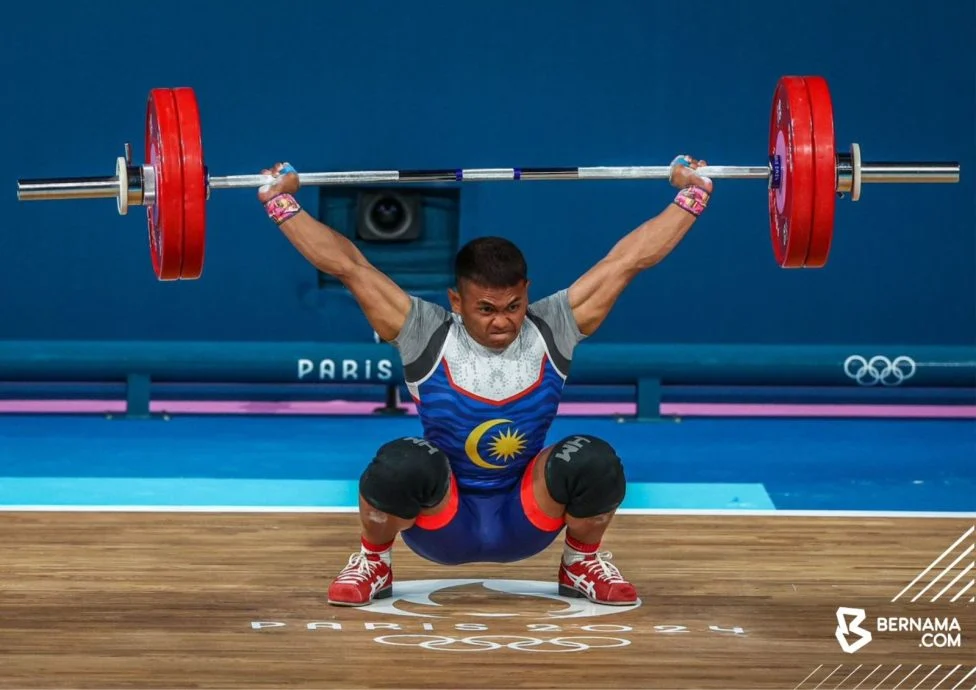 举重名将阿尼克为大马举出2026年共运会第一金！（马新社档案照）